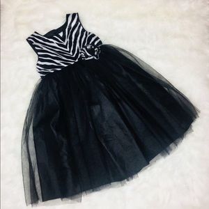 MAVEANDMEME.COM • DRESSUP@MAVEANDMEME.COM